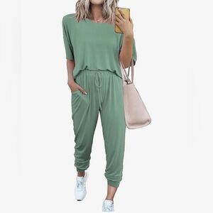 Two piece loungewear jogger set 💚